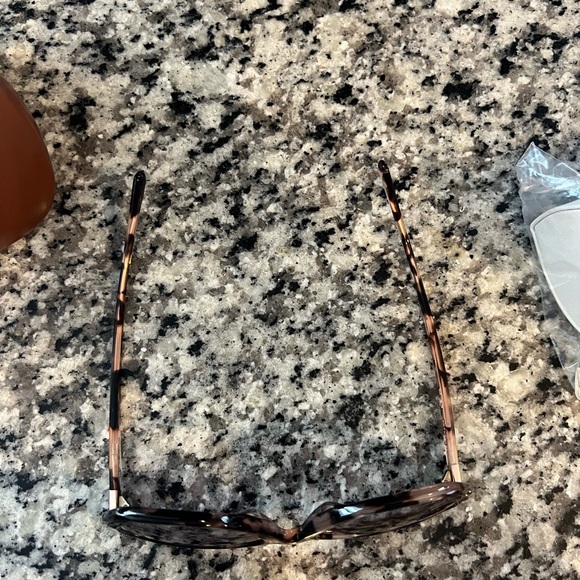 COPY - Practically Brand New Longchamp Sunglasses ๐ - Picture 7 of 9